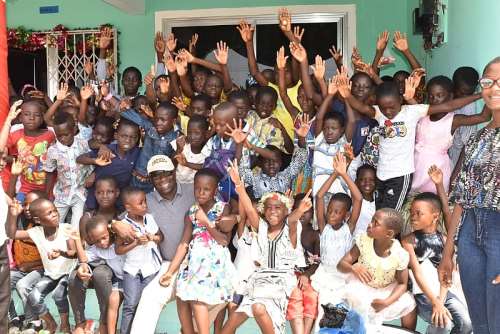 (AKOTO) ELLEMBELLE : FM station fetes over 500 children in Ellembelle district