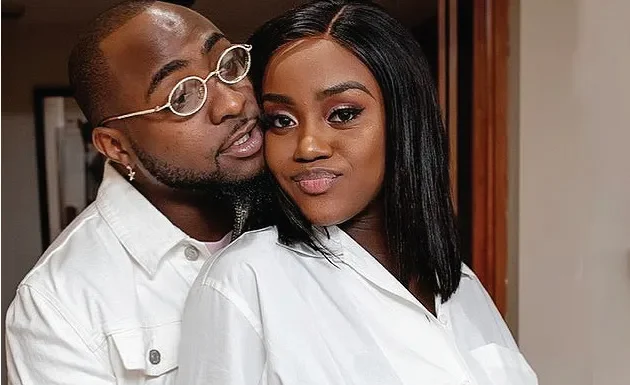 Kemi Olunloyo threatens to expose terrible secrets about Davido's fiance Chioma