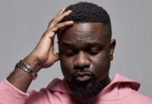 WE ARE IN A SERIOUS CRISIS – Sarkodie On Ghana’s Economy