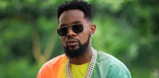 Patoranking mobbed by Ghanaian street hawkers
