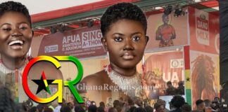 Crowds in Ghana watching Afua Asantewaa doing Sing-A-Thon