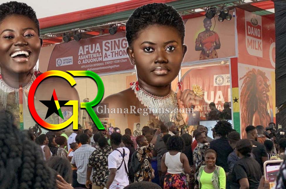 Crowds in Ghana watching Afua Asantewaa doing Sing-A-Thon